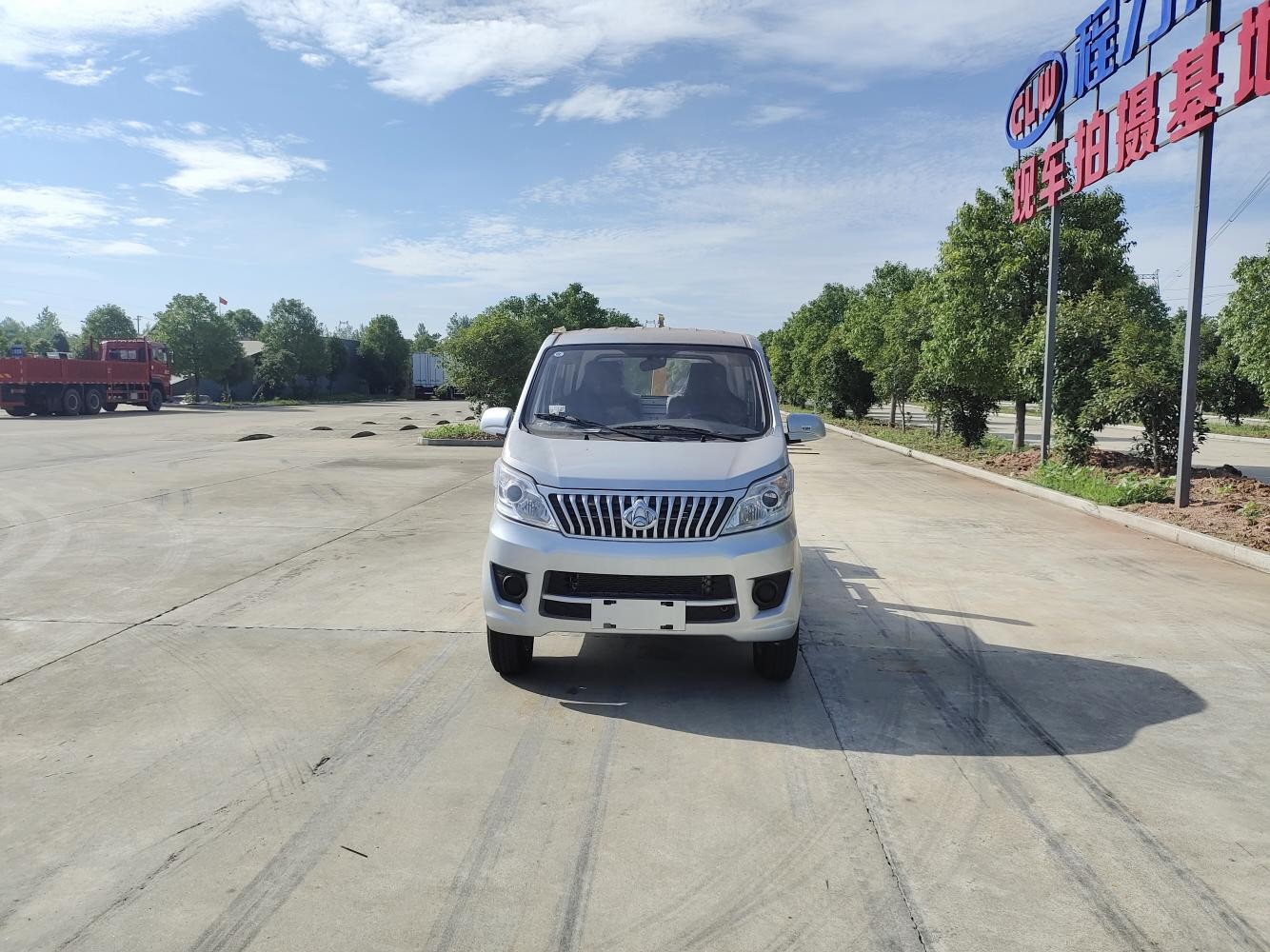 3方長(zhǎng)安純電動(dòng)車(chē)廂可卸式垃圾車(chē)圖片2