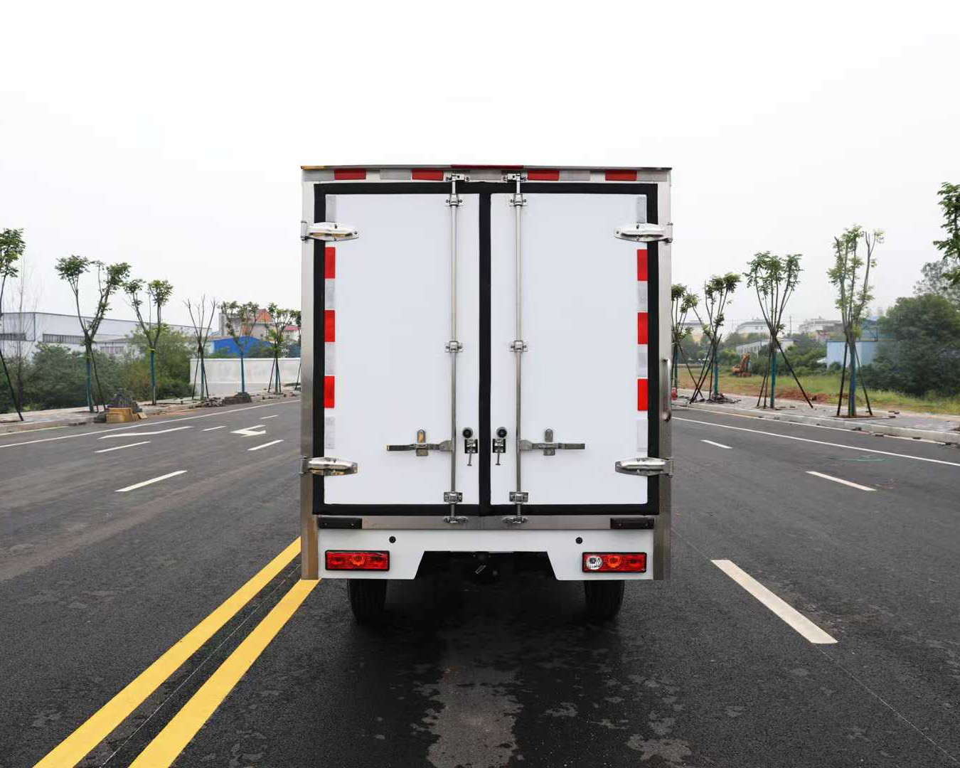 吉利遠程F1E純電動冷藏車8方圖片5