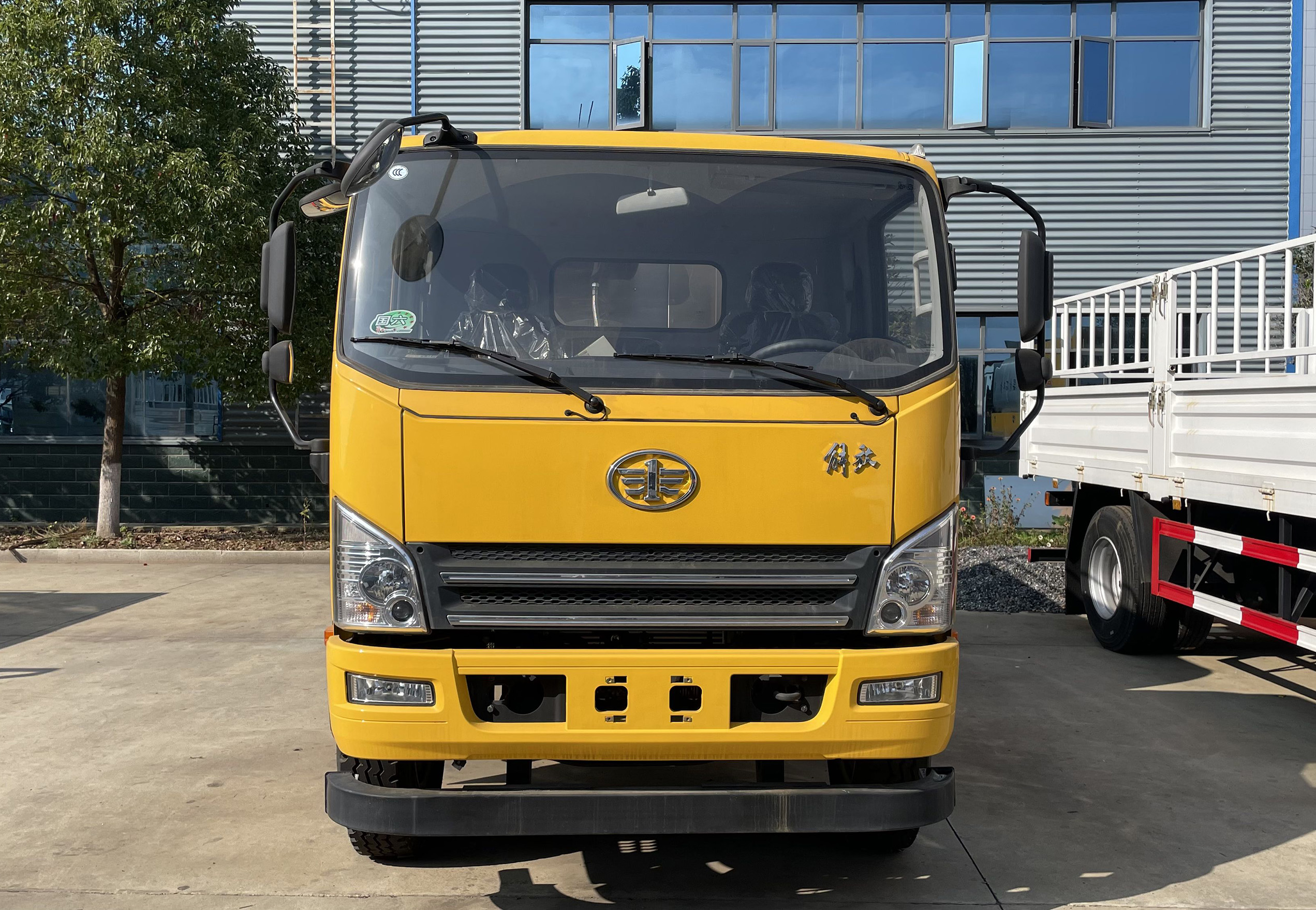 解放8.75方瀝青灑布車(chē)圖片2