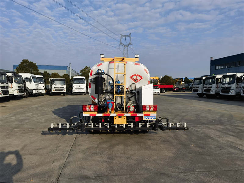 江淮 4 方藍(lán)牌智能型瀝青灑布車(chē)圖片5