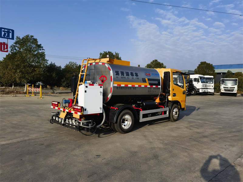 東風(fēng)多利卡4 方藍(lán)牌瀝青灑布車圖片4