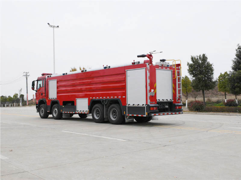 重汽豪沃25噸泡沫消防車(chē)圖片3